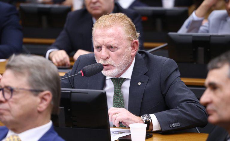 Projeto de Lei 4467/24 - Limites de Diárias em Meios de Hospedagem