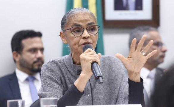 Imagem de Marina Silva, ministra do Meio Ambiente, durante audiência na Comissão de Agricultura