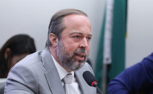Ministro Alexandre Silveira defende reestruturação do setor elétrico