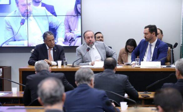 Ministro de Minas e Energia Alexandre Silveira em pronunciamento