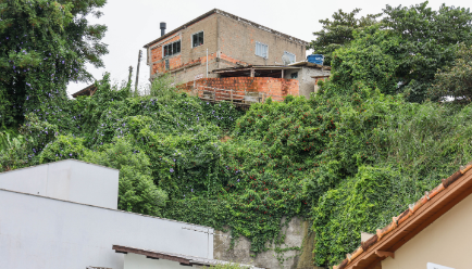Obras de contenção em área de risco