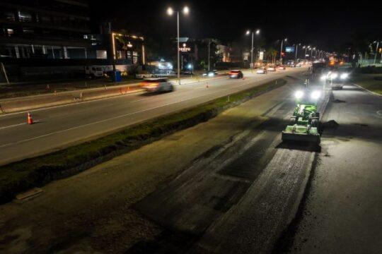 Avanço das obras de drenagem, escavação e pavimentação na SC-401
