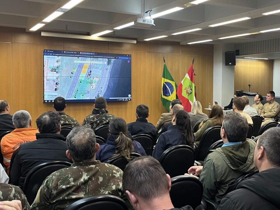Representação da participação da Proteção e Defesa Civil de SC na reunião para o desfile do Sete de Setembro