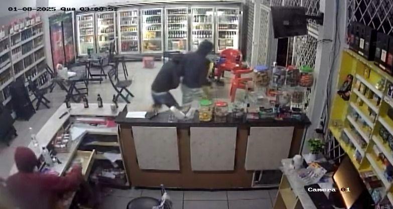 Prisão de Três Suspeitos pela Polícia Civil de Santa Catarina