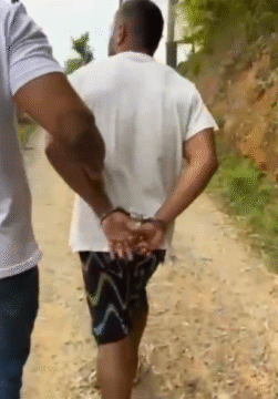 Membro de organização criminosa sendo preso