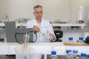 Professor Aguinaldo Roberto Pinto, Laboratório de Imunologia Aplicada na UFSC