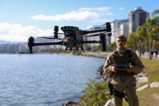 Reconhecimento facial com drones em eventos: segurança reforçada em Balneário Camboriú