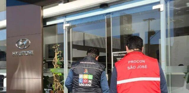Revendas de veículos com possíveis irregularidades