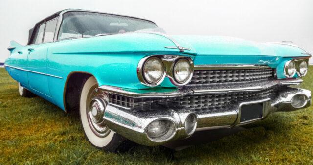 Carros clássicos em exposição