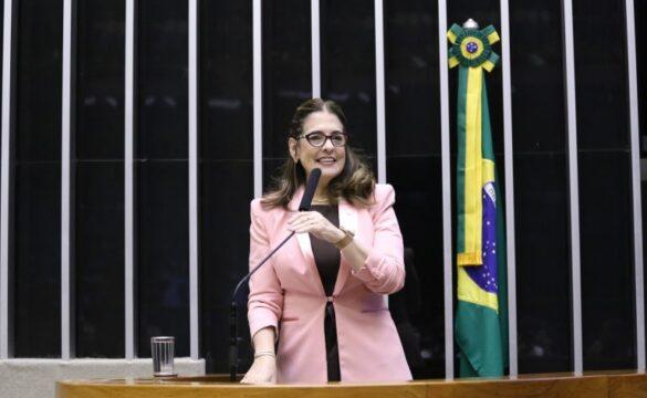 Trabalhador aproveitando as férias com os filhos