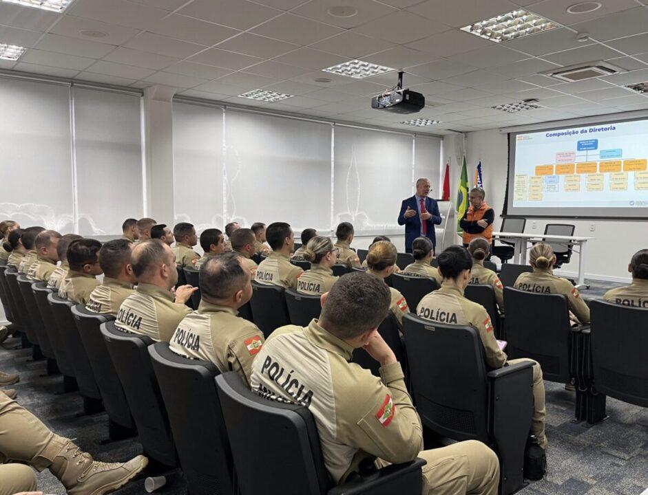 Visita técnica de cadetes da Polícia Militar de Santa Catarina