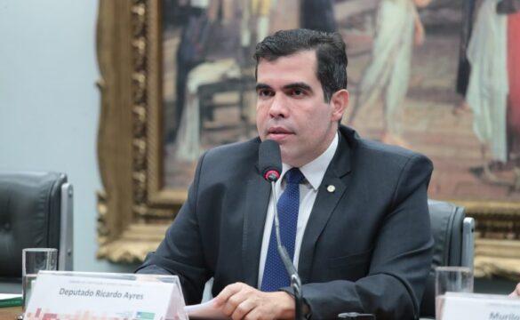 Advogado representando réu em audiência de conciliação nos juizados especiais