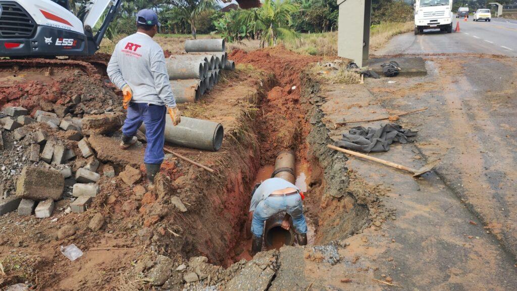 Foto de Andréa Cristina Teixeira Roveda investigada por irregularidades em contratos de obras para rodovias estaduais
