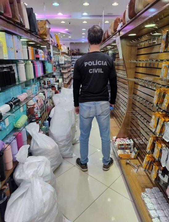 Produtos falsificados apreendidos em operação policial