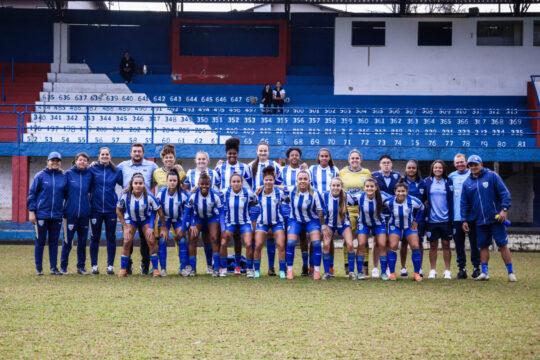 Equipes de futebol feminino Avaí Kindermann e Leoas da Base