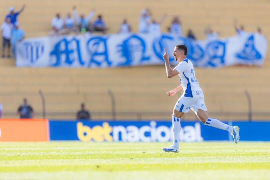 Imagem do jogo entre Avaí e Novorizontino-SP na Série B 2025