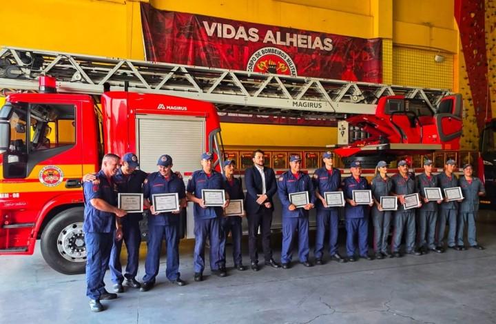 Cerimônia de entrega da Moção de Aplausos aos bombeiros do 13º BBM em Balneário Camboriú