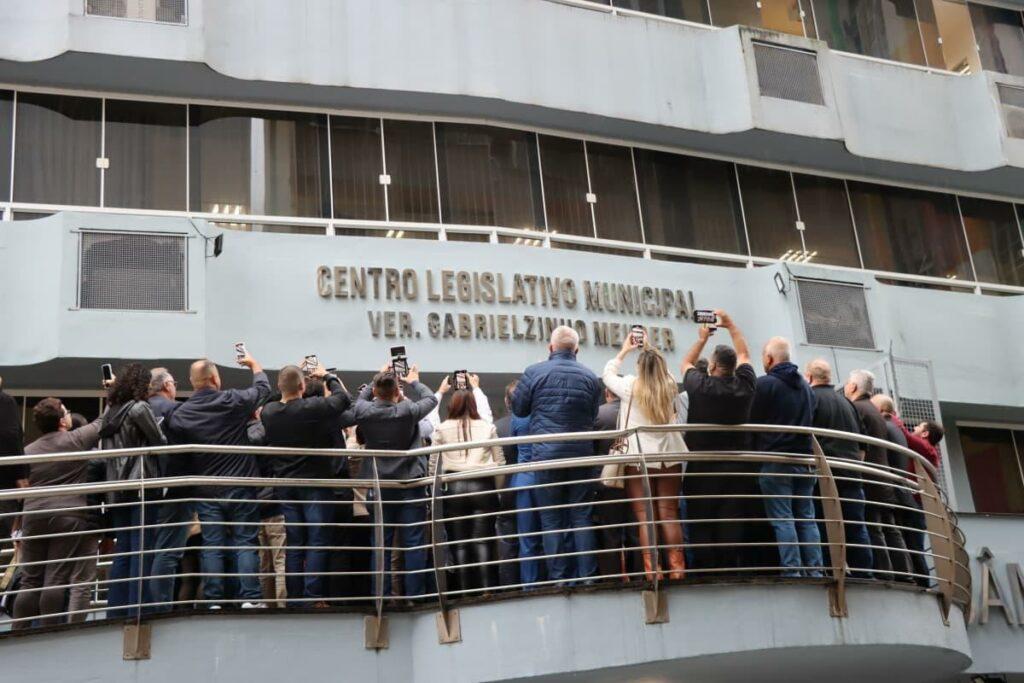 Cerimônia de renomeação na Câmara de Florianópolis em homenagem a Gabrielzinho Meurer