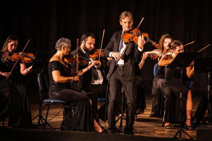 Camerata Florianópolis apresenta concerto em homenagem a Astor Piazzolla