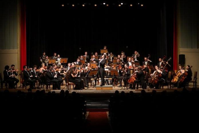 Concerto gratuito da Blumenau Filarmônica em Florianópolis - obras de Glinka, Grøndahl e Tchaikovsky