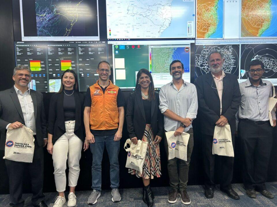 Representação da parceria entre Proteção e Defesa Civil, ANA, Epagri e Semae em Santa Catarina