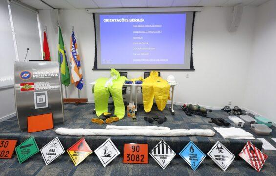 Profissional capacitado para situações de emergência com produtos perigosos