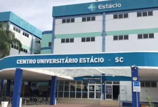 Foto do evento de comemoração dos 25 anos da Estácio em Santa Catarina