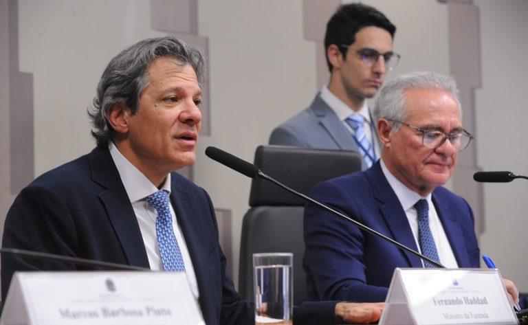 Ministro da Fazenda Fernando Haddad discute ajustes tributários para setor financeiro