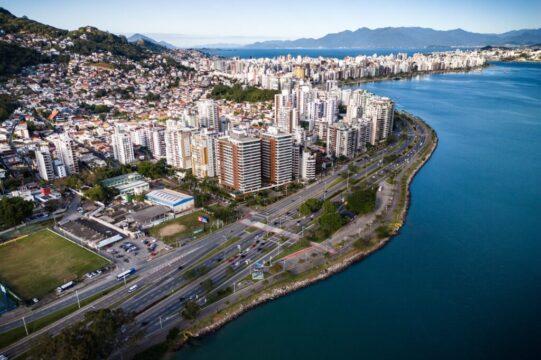 Florianópolis lidera ranking de competitividade - 2025
