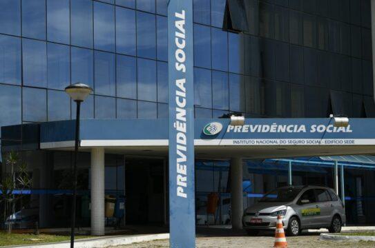 Idosos enfrentando obstáculos para empréstimos consignados no INSS