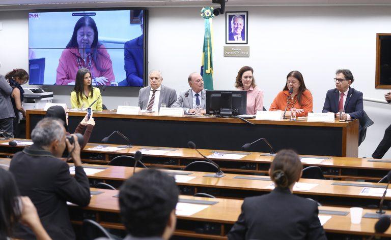 Imagem ilustrativa sobre investimento na primeira infância