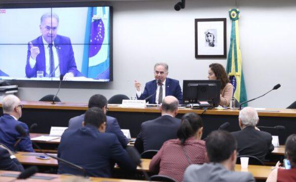 Acessos e dragagem nos portos