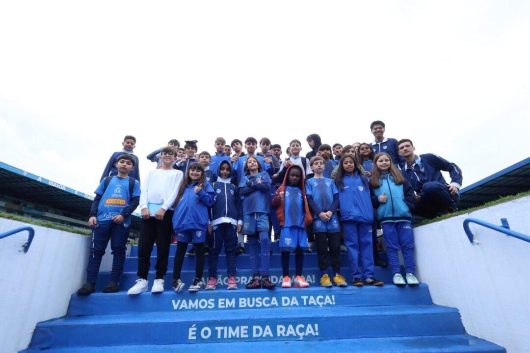 Jovens atletas da Fair Play Floripa visitam a Ressacada