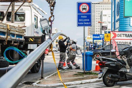 Postes de Iluminação LED em São José