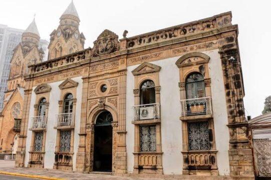 Frente da sede da prefeitura de Lages