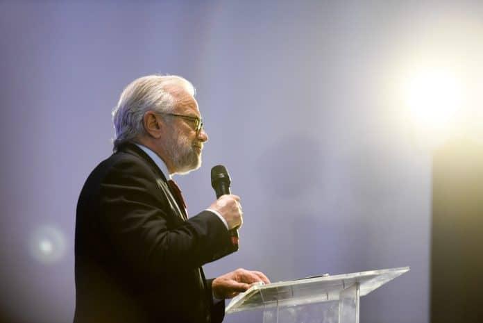 Foto do presidente do CRECI-SC, Marcelo Brognoli, destacando a importância da qualificação profissional e da fiscalização no mercado imobiliário de Santa Catarina