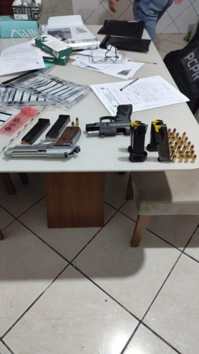 Dois homens presos pela polícia em operação conjunta entre PCSC e PCPR