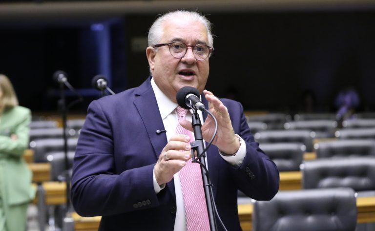 Coleira que causa dor em animais