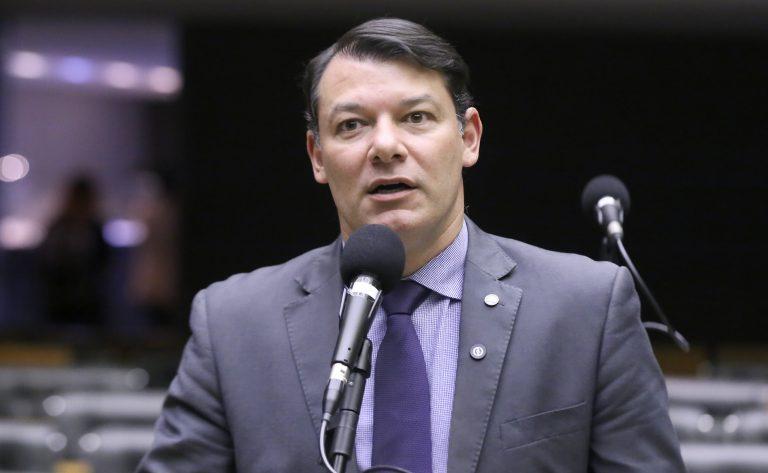 Ilustração representando o tema do projeto de lei sobre abandono afetivo