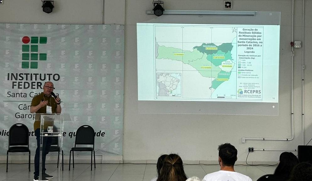 Reunião da Rede Cooperativa Estadual de Pesquisa em Resíduos Sólidos no Câmpus Garopaba