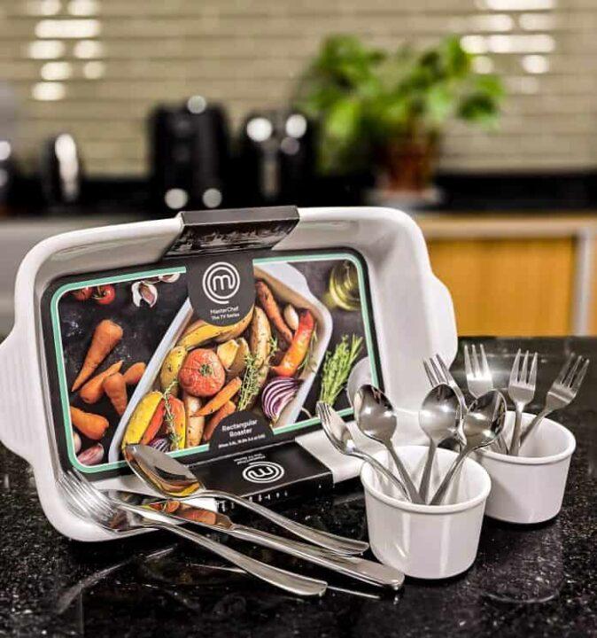 Imagem do aniversário de 51 anos da Rede Imperatriz com produtos MasterChef