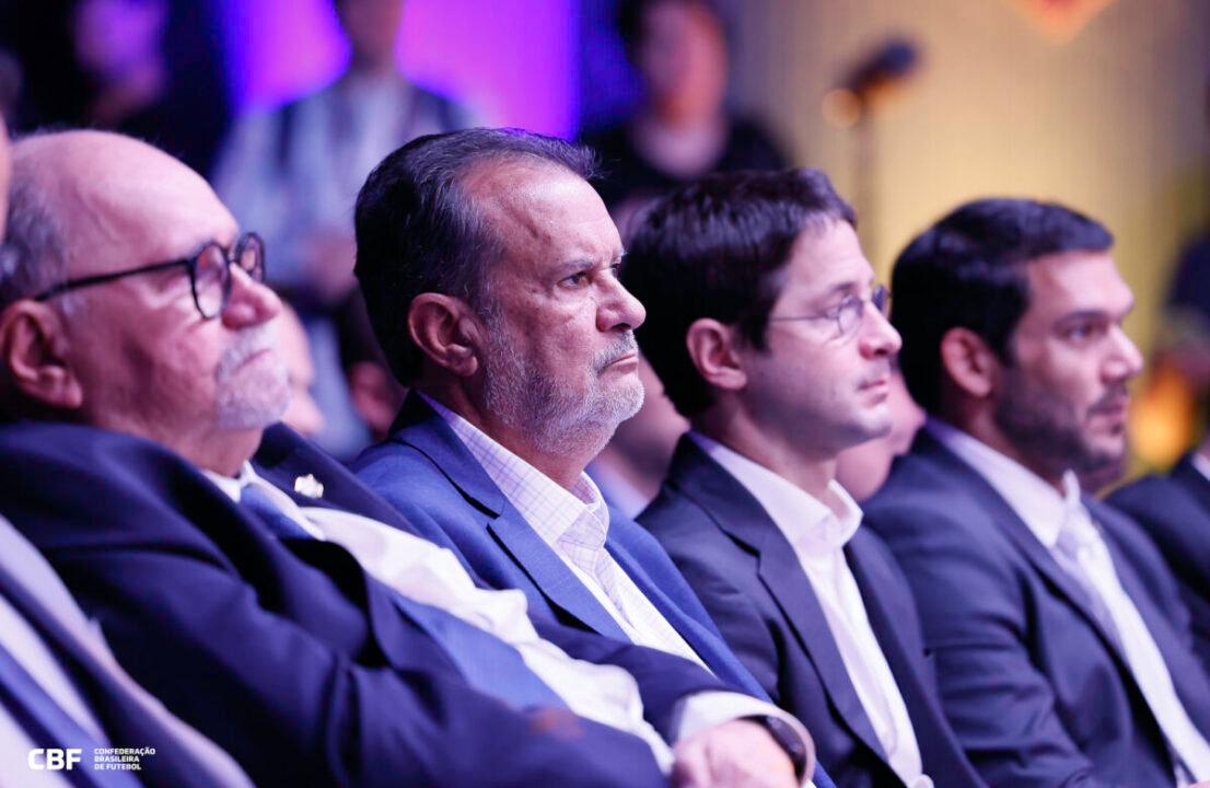Presidente da FCF e vice-presidente da CBF em reunião