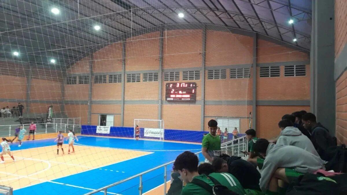 Delegação de São José comemorando vitória na Olesc