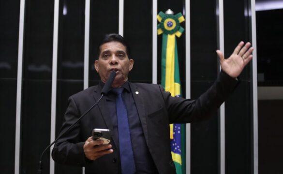 Vidros de segurança em box de banheiro