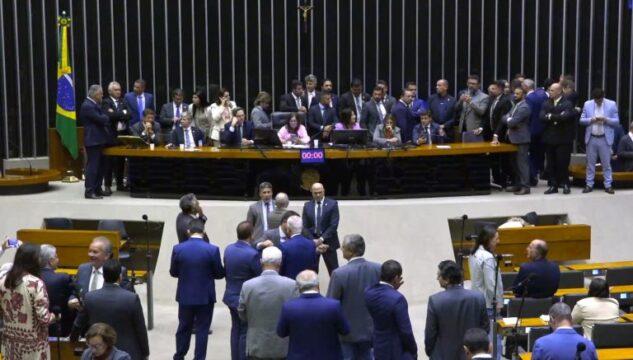Sessão Presencial do Plenário da Câmara dos Deputados