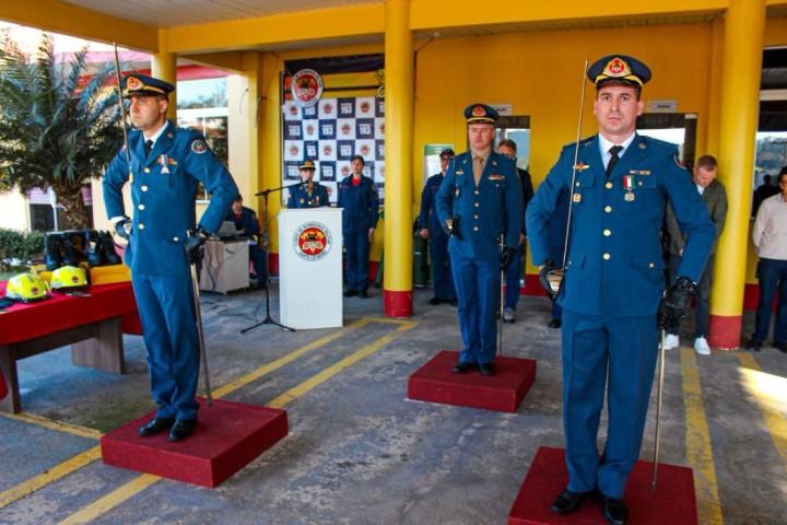 Novos equipamentos e condecorações na 2ª Companhia do CBMSC