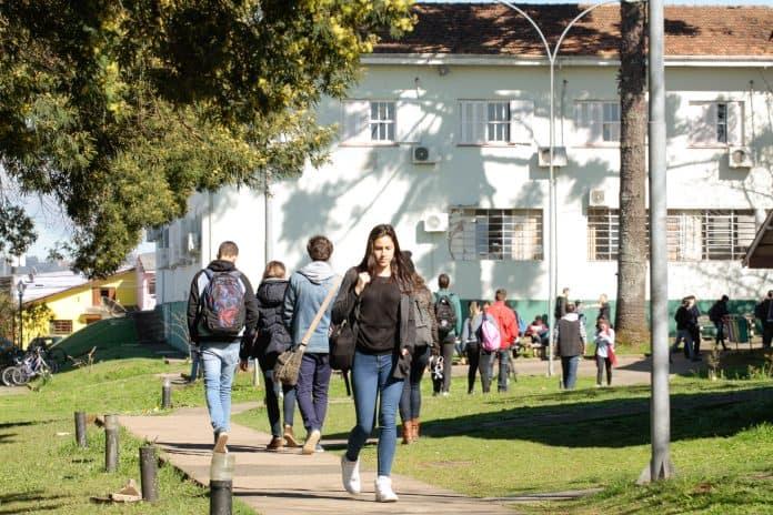 Alunos em sala de aula na Udesc