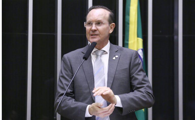 Pessoas com Deficiência desfrutando da praia acessível