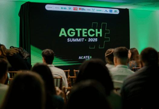 Evento AgTech Summit 2025 sobre transformação digital e inovação no agronegócio