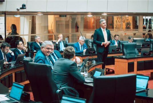 Imagem representativa da aprovação do Projeto de Lei na Alesc em Santa Catarina